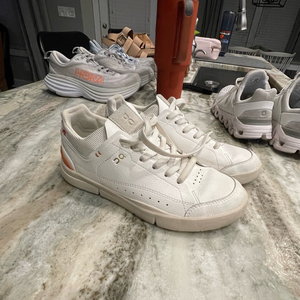 On running cloud tennis shoes roger feder